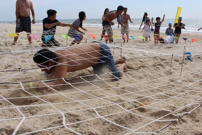 Vượt rào kẽm gai - Luật chơi và kỹ thuật bò chuẩn đặc công