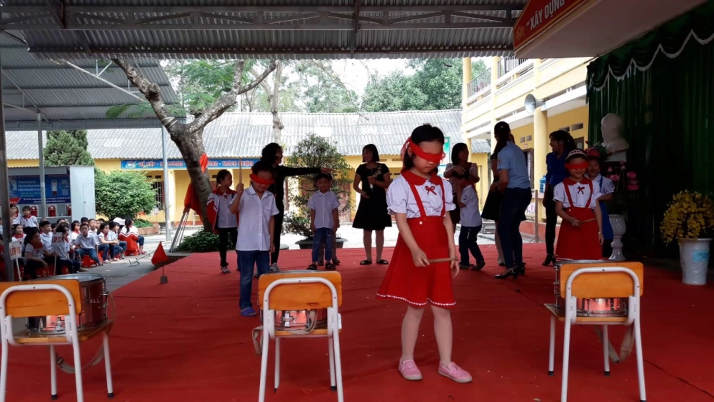 Cách tổ chức trò chơi bịt mắt đánh trống hiệu quả