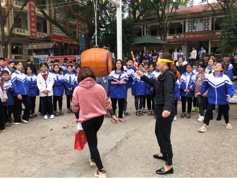 Hướng dẫn chơi bịt mắt đánh trống rõ ràng dễ thực hiện