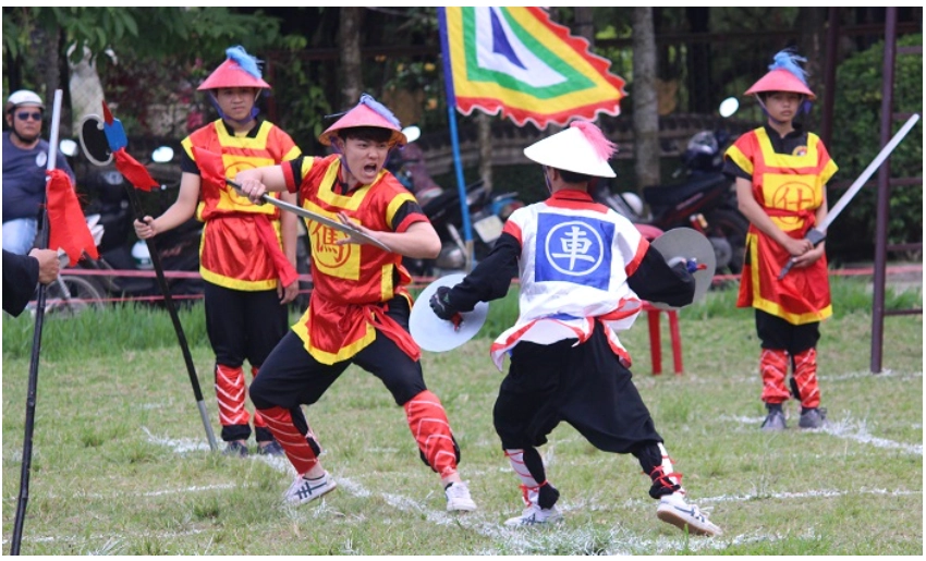 Cờ người lễ hội tạo điểm nhấn văn hóa ngày xuân