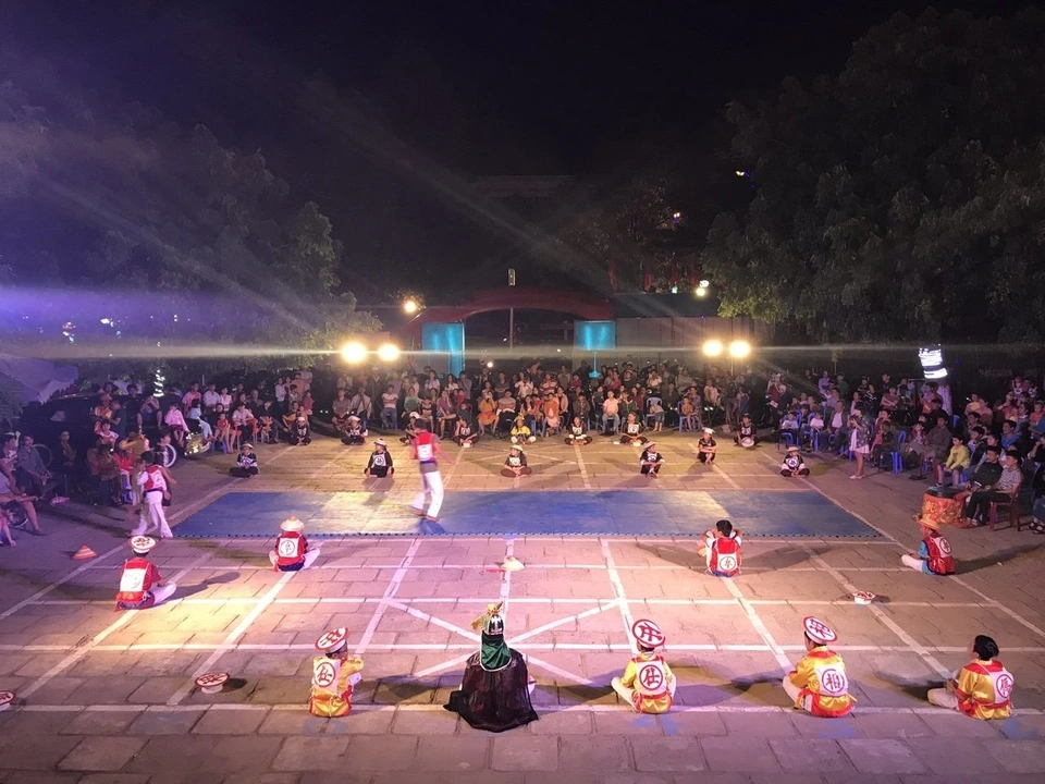 Luật chơi cờ người dựa trên cờ tướng truyền thống