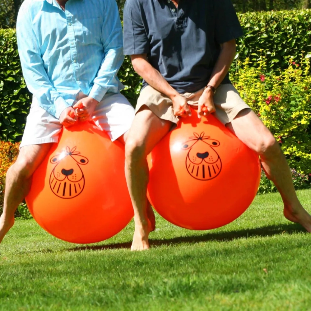 Các đội đang tích cực đua thú nhún tranh tài để giành giải thưởng cao nhất