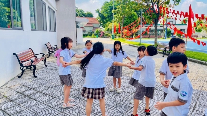 Bé học nhanh và vui hơn nhờ mẹo chơi dung dăng dung dẻ