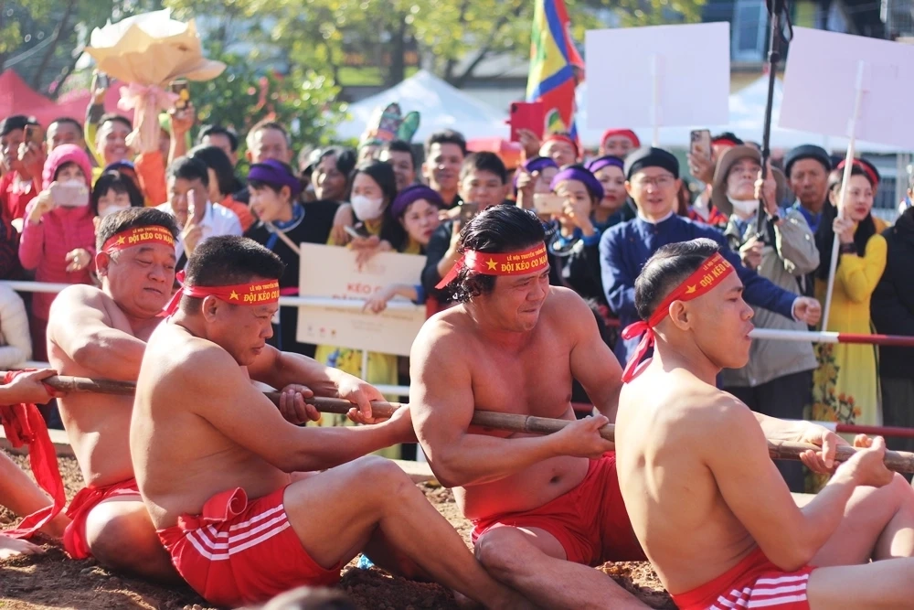 Mẹo chơi kéo co giúp đội hình thêm vững chắc