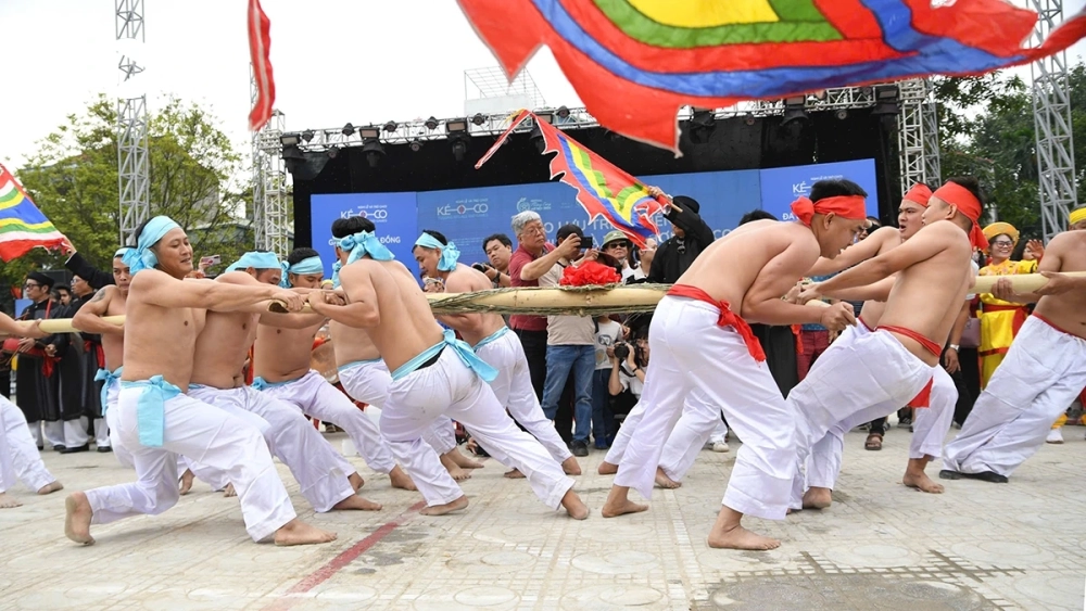 Kéo co chuyên nghiệp đòi hỏi chiến thuật và sức mạnh