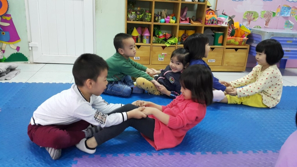 Cách chơi trò kéo cưa lừa xẻ đơn giản vui nhộn