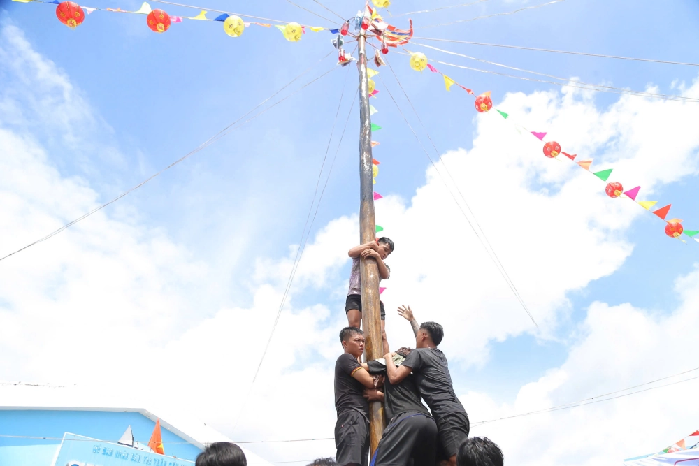 Bí quyết leo cột mỡ giúp chinh phục đỉnh cột nhan