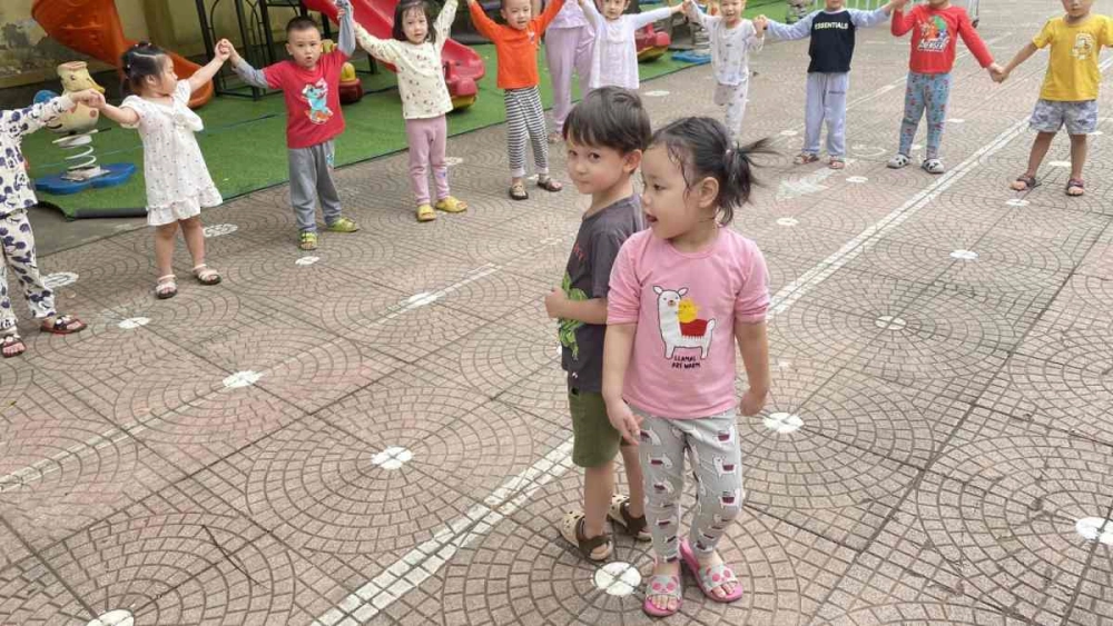 Trò chơi mèo đuổi chuột quen thuộc gắn liền tuổi thơ