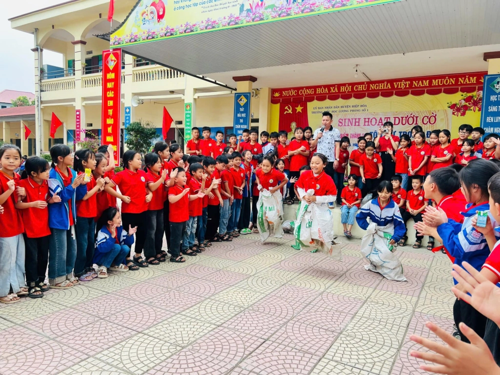 Nhảy bao bố đơn phù hợp nhiều lứa tuổi