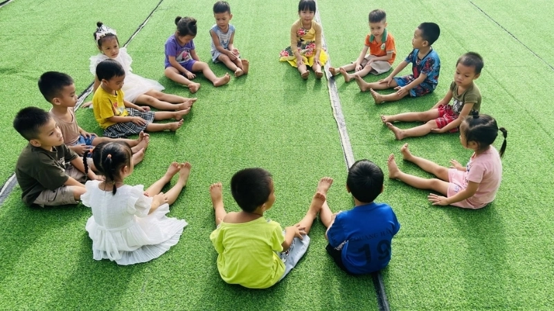 Tổ chức trò chơi nu na nu nống giúp bé vận động linh hoạt