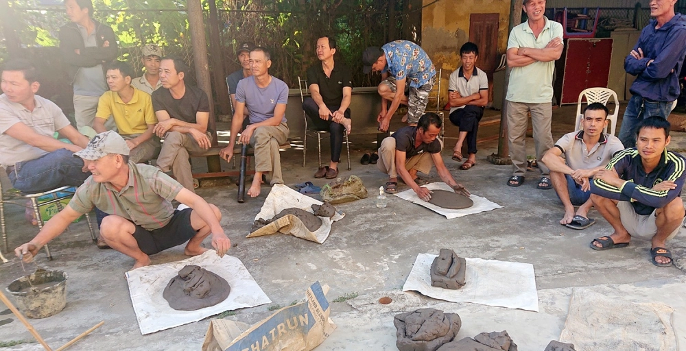 Hội thi pháo đất thu hút đông đảo người dân tham gia