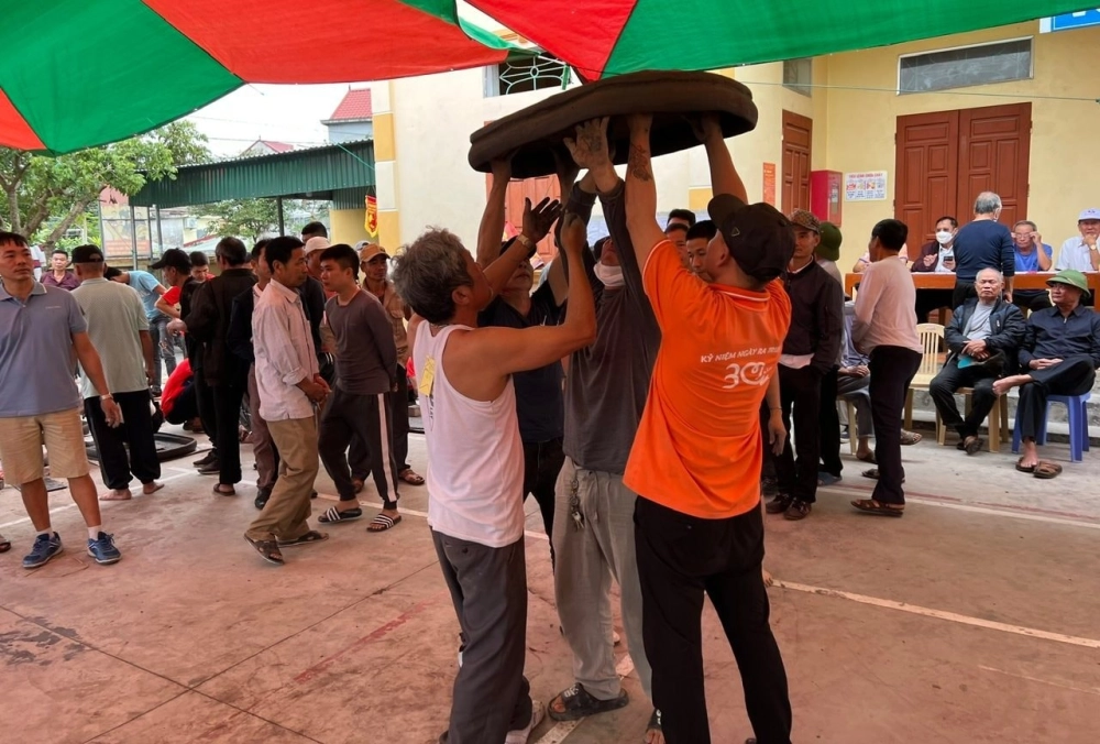 Pháo đất vang dội ký ức lễ hội làng quê Bắc Bộ