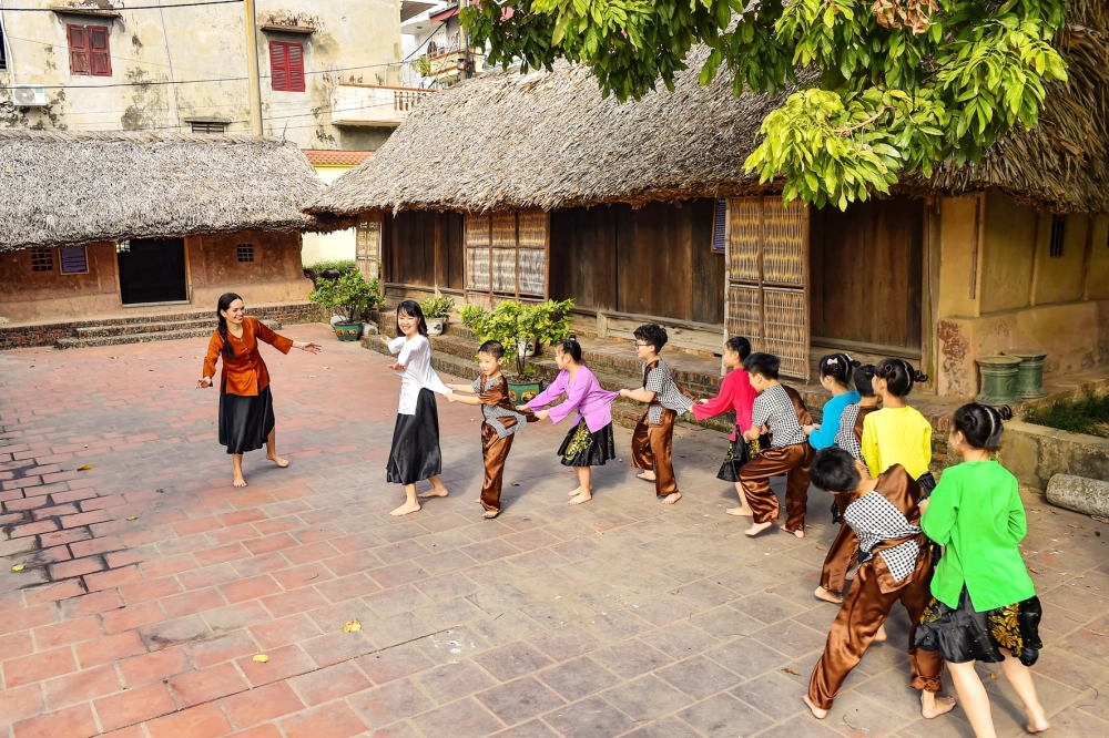 Rồng rắn lên mây gợi nhớ tuổi thơ sân đình