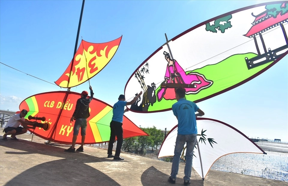 Thả diều nghệ thuật kết hợp sáng tạo và kỹ năng