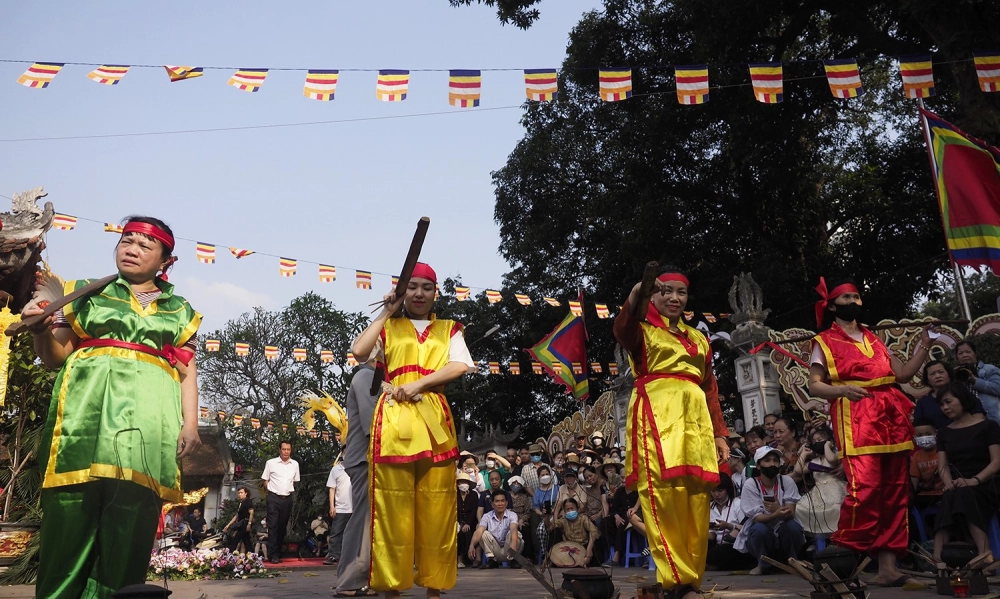 Trò chơi dân gian thổi cơm thi gắn kết tinh thần tập thể