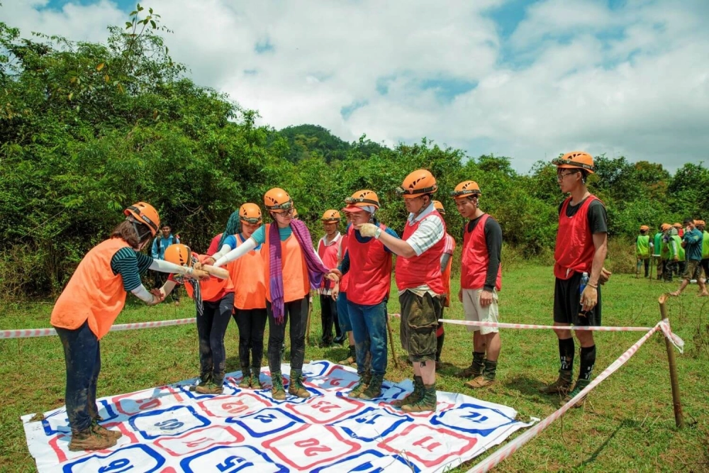 Hoạt động chạy tiếp sức kết hợp leo trèo dành cho các gia đình vào dịp cuối tuần