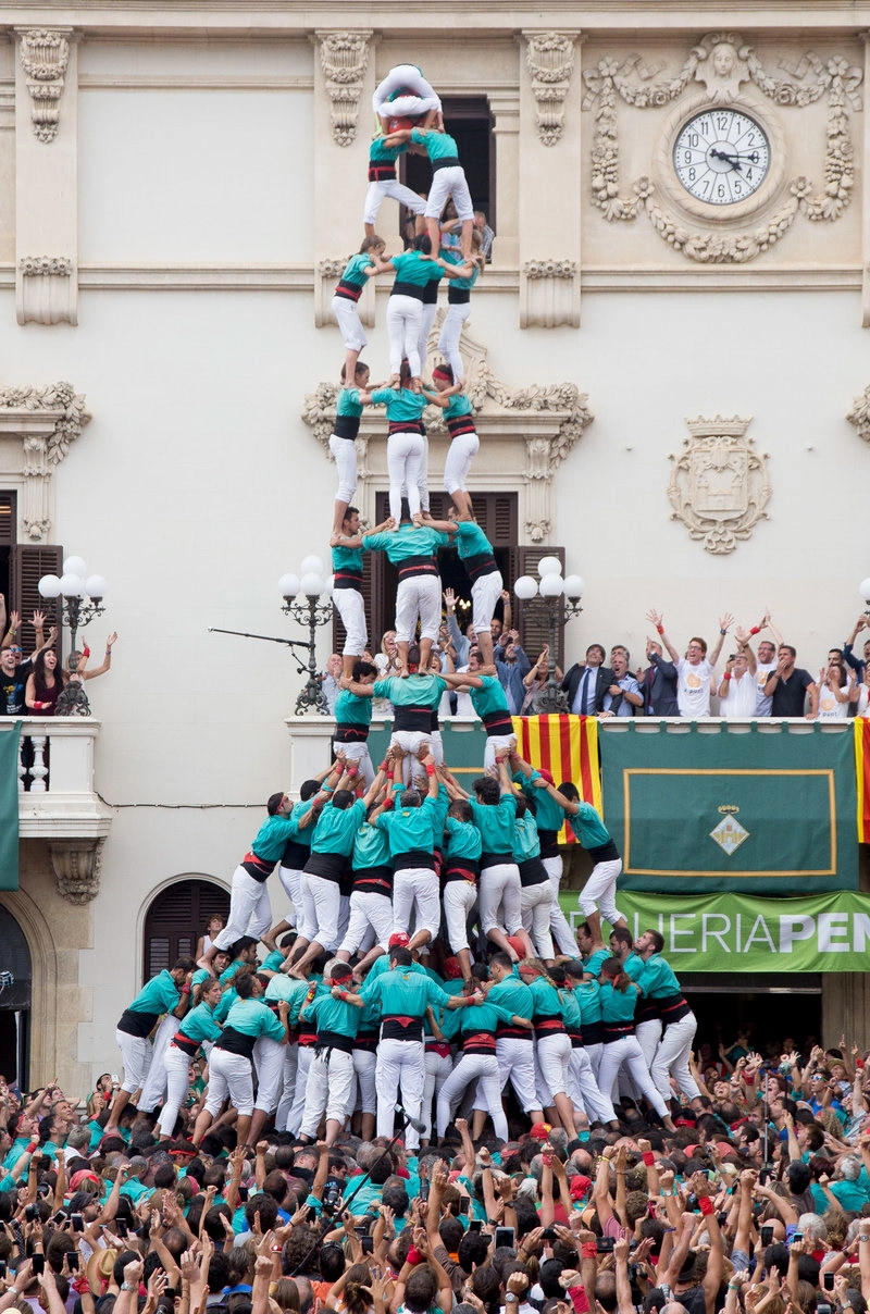 Một góc chụp ảnh tháp người nghệ thuật tôn vinh vẻ đẹp của sự đồng lòng và khát vọng vươn cao