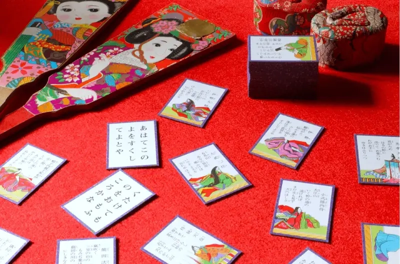 Trò chơi Karuta giúp rèn phản xạ và trí nhớ