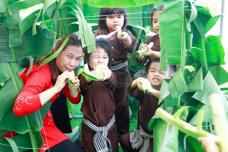 Trò chơi dân gian Bắn Súng Chuối trong văn hóa Việt đậm chất dân dã