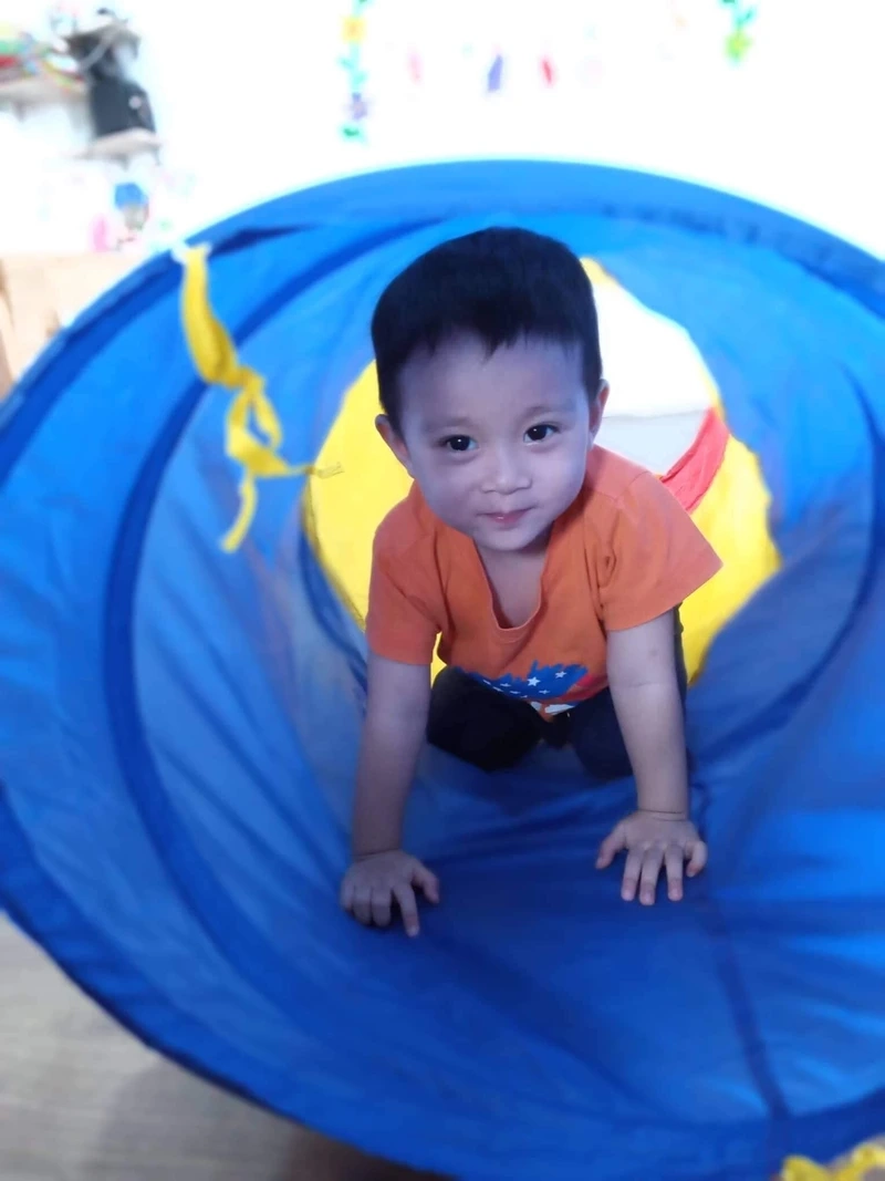 Chuẩn bị trước khi chơi bò qua đường hầm