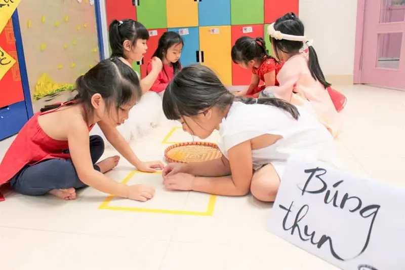 Búng thun vui nhộn giúp gắn kết bạn bè và đồng đội