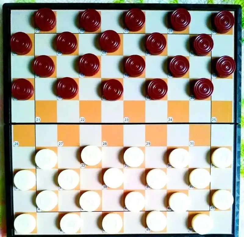 Ảnh hướng dẫn cách chơi cờ Đam dễ hiểu từng bước