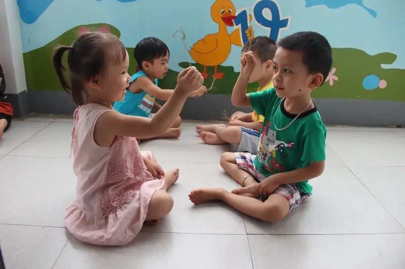 Trò chơi chọi cỏ giải trí với không khí sôi nổi