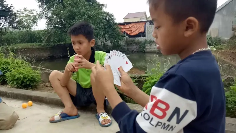 Đánh bài quẹt nhọ nồi đơn giản dễ chơi