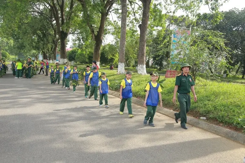 Đánh Trận Giả trong giờ ra chơi đầy tiếng cười