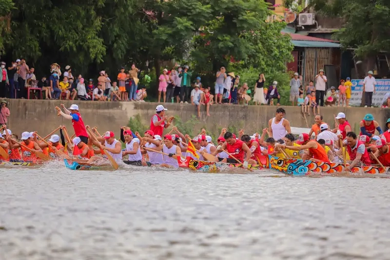 Đua thuyền trên cạn hoạt động thế nào khi chơi