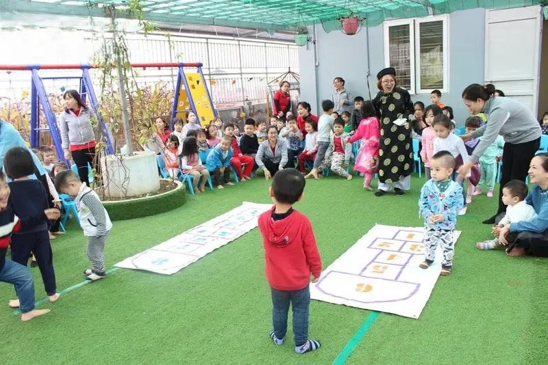 Hoạt động Nhảy Lò Cò Rèn Thể Lực mỗi ngày