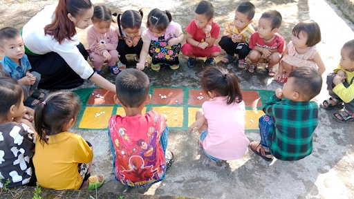 Bàn cờ ô ăn quan tái hiện nét đẹp văn hóa Việt