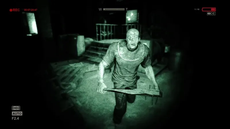 Video phân tích cái kết Outlast 2