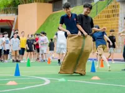 Nhảy bao bố - Kinh nghiệm tổ chức Teambuilding siêu hài hước