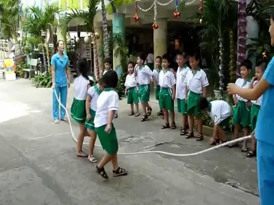 Nhảy dây chun - Cách chơi đúng luật và mẹo không vấp