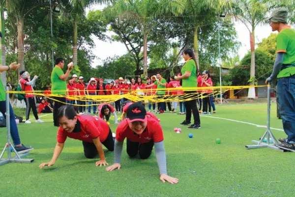 Mạng nhện - Trò chơi thử thách sự khéo léo và tình đồng đội