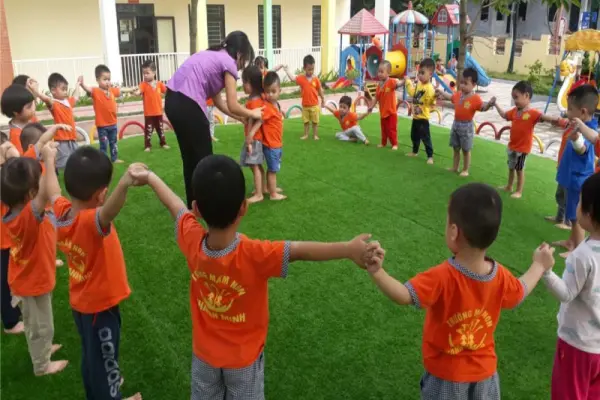 Mèo đuổi chuột - Luật chơi và mẹo giúp bé phản xạ nhanh hơn