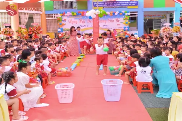 Ném bóng vào rổ - Trò chơi vận động đơn giản cho trẻ em