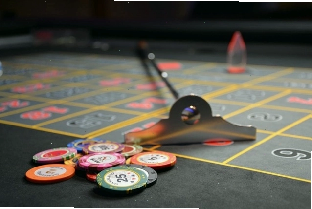 Bộ bài Poker chuẩn bị cho ván đấu