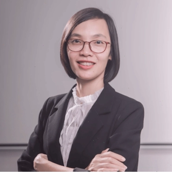 Cô giáo Lê Minh Anh đang tương tác với học sinh