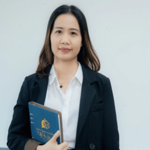 Cô Ms. Vũ Thị Hiền trong giờ giảng dạy