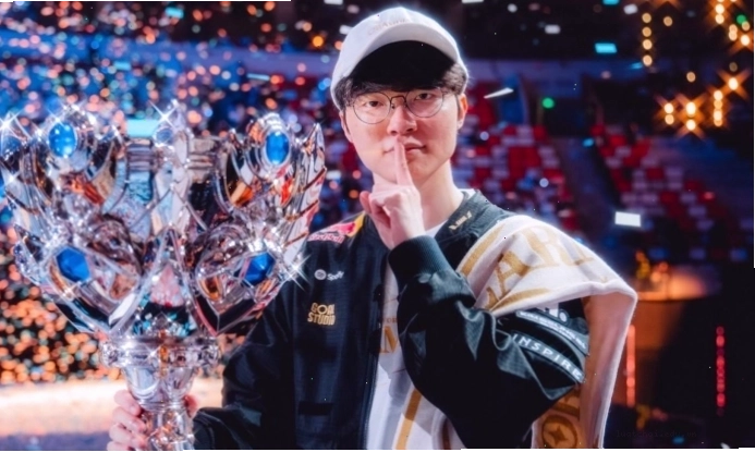 Faker hé lộ tương lai của HLV kkOma