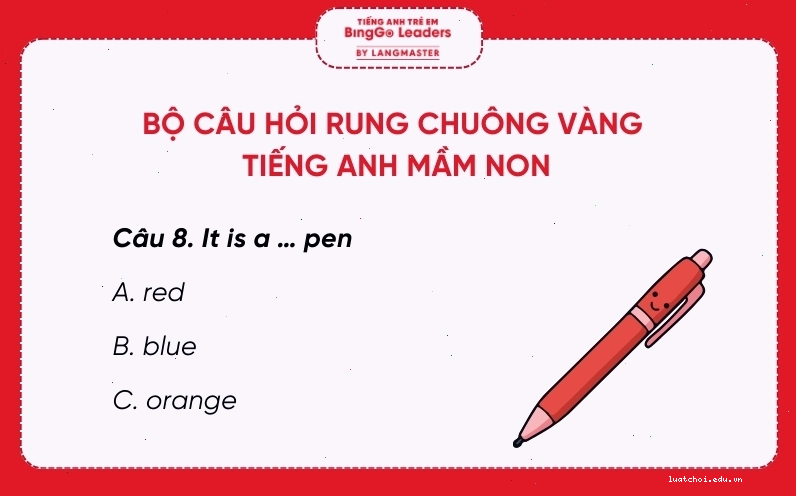 Giáo viên động viên trẻ tham gia cuộc thi
