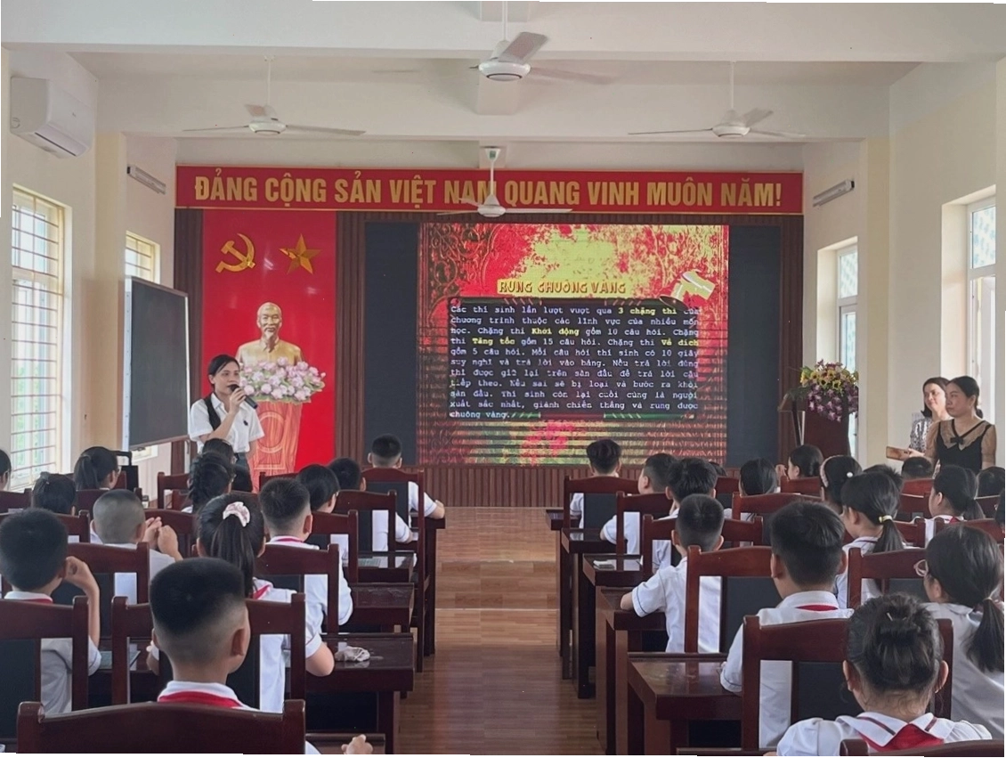 Học sinh hào hứng tham gia cuộc thi Rung Chuông Vàng