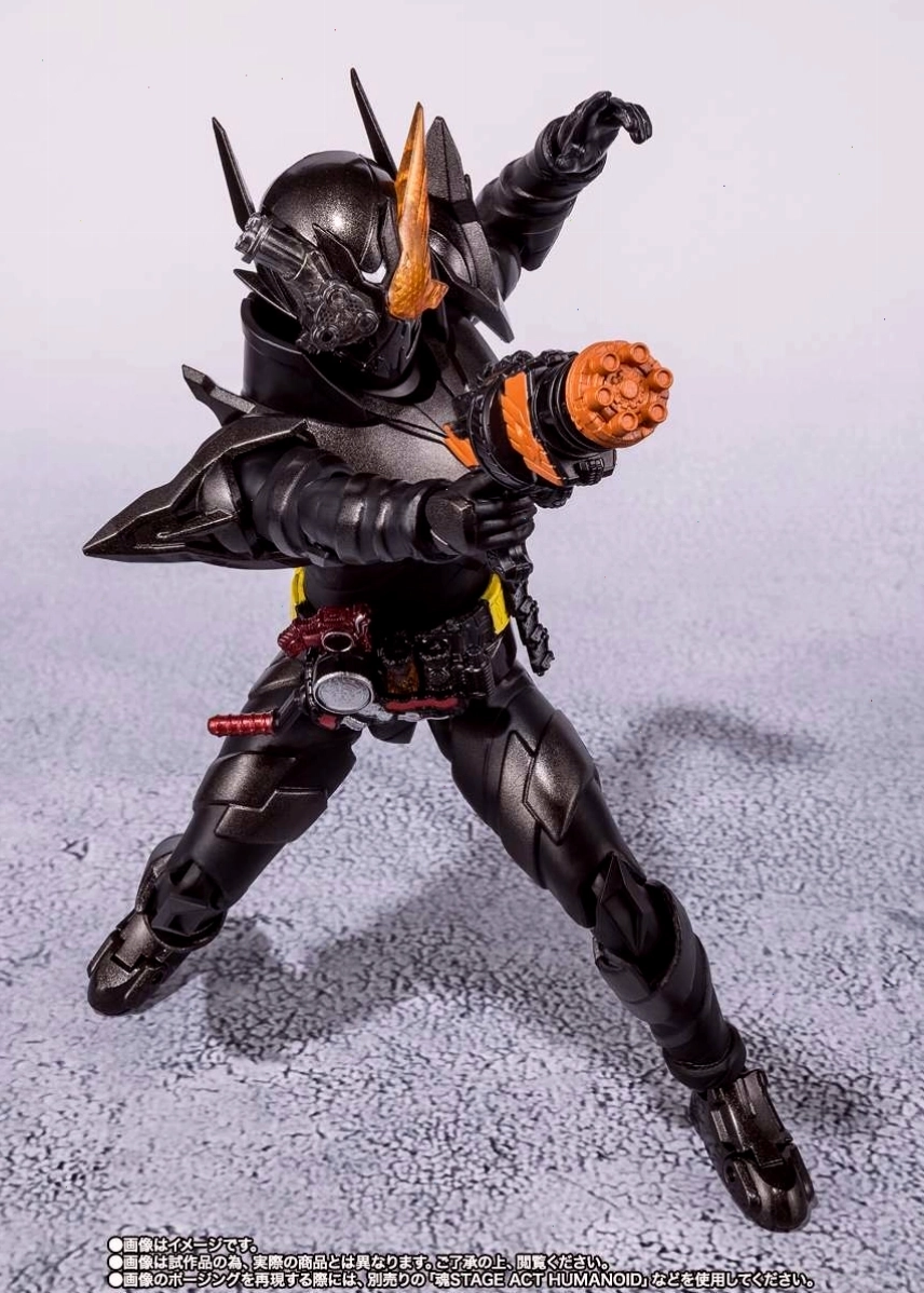 Kamen Rider Build đối mặt với hiểm nguy từ Hazard Trigger