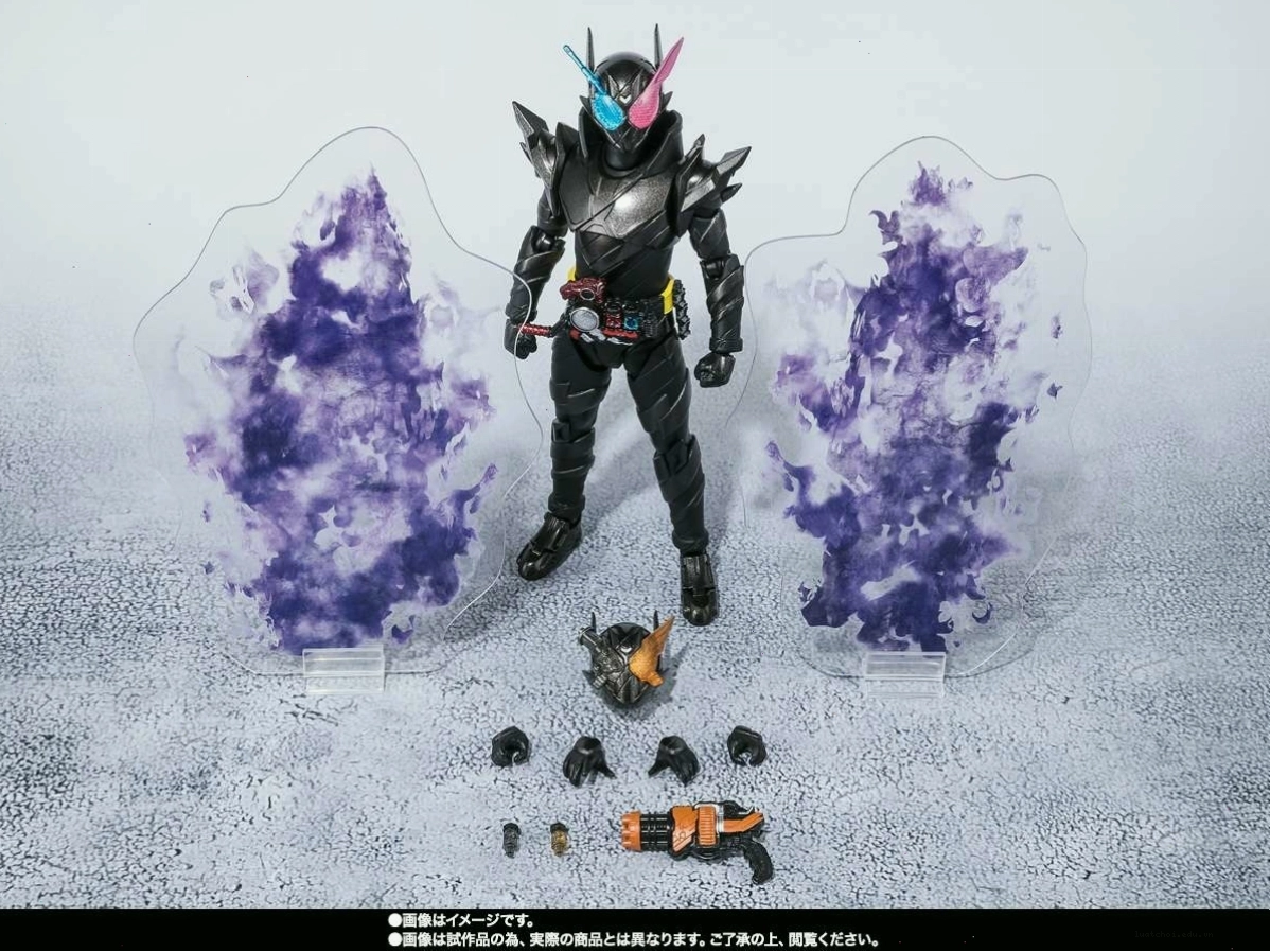 Kamen Rider Build ở dạng Hazard