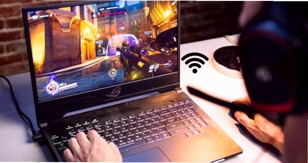 Laptop cần kết nối internet ổn định khi chơi game bắn súng trên website