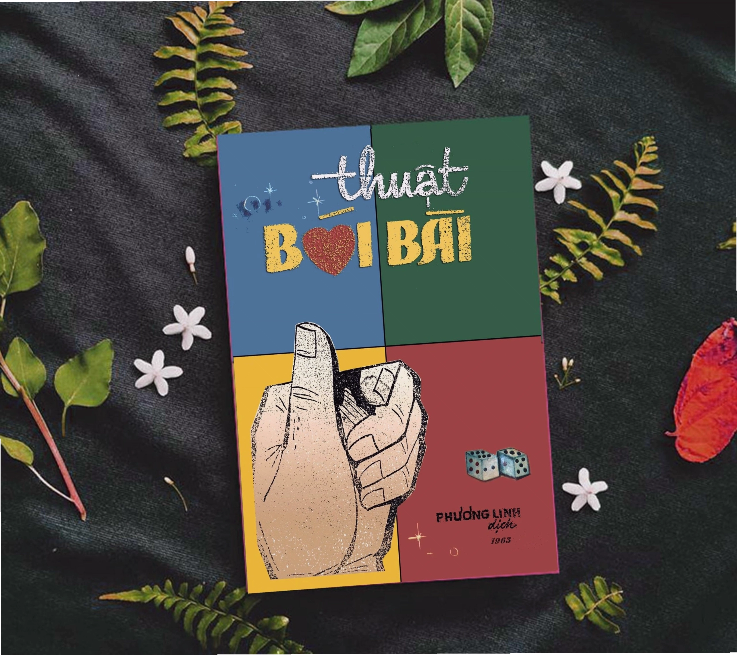 Người đang xem bói bài tây với bộ bài 52 lá