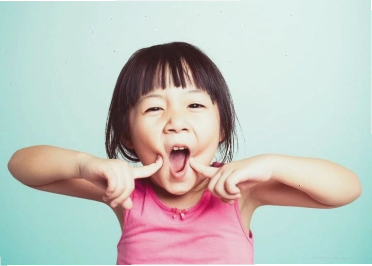 Trò chơi dạy tiếng anh Face Games giúp luyện tập diễn đạt bằng cử chỉ