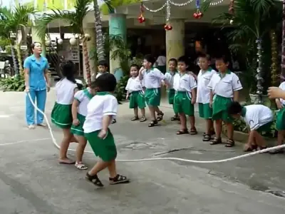 Nhảy dây chun - Cách chơi đúng luật và mẹo không vấp